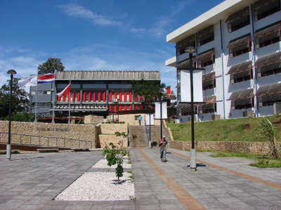 fotografía explanda de la UNA